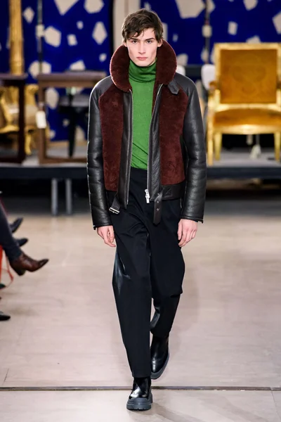Look 23